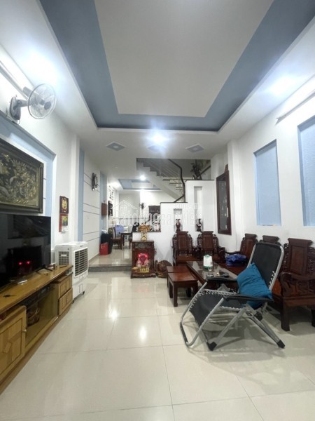 Bán nhà đường số 4, Hiệp Bình Phước, Thủ Đức, TP HCM. DT 75, 3 tầng. Giá  - 7.15  tỷ.