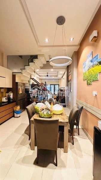 Bán nhà đường số 4, Hiệp Bình Phước, Thủ Đức, TP HCM. DT 75, 3 tầng. Giá  - 7.15  tỷ.