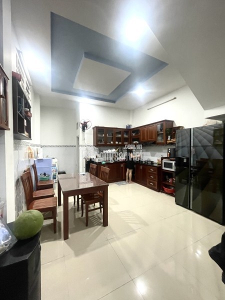 Bán nhà đường số 4, Hiệp Bình Phước, Thủ Đức, TP HCM. DT 75, 3 tầng. Giá  - 7.15  tỷ.