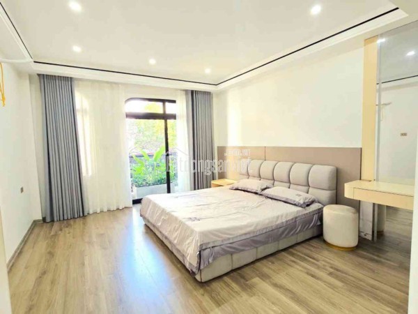 Hạ Chào 1 tỷ Bán Gấp Mảnh Đất Thạch Bàn 60m2-Mt 5.3m-Ô TÔ-SÁT HỒ LỚN NHẤT LONG BIÊN-SỔ VUÔNG