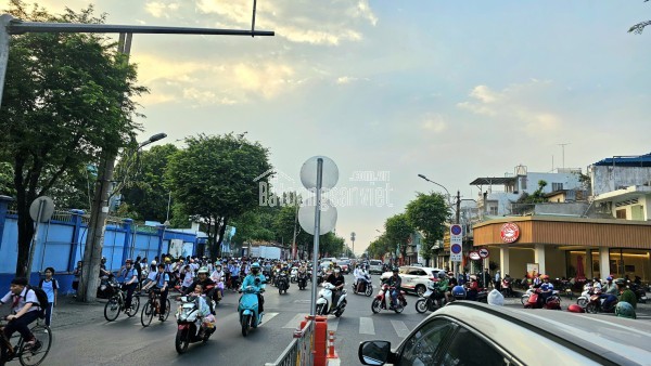 Chính chủ bán gấp nhà khu 307 Bàu Cát, Tân Bình, 133m2 giá chỉ 15 tỷ. Vị trí kinh doanh đắc địa,