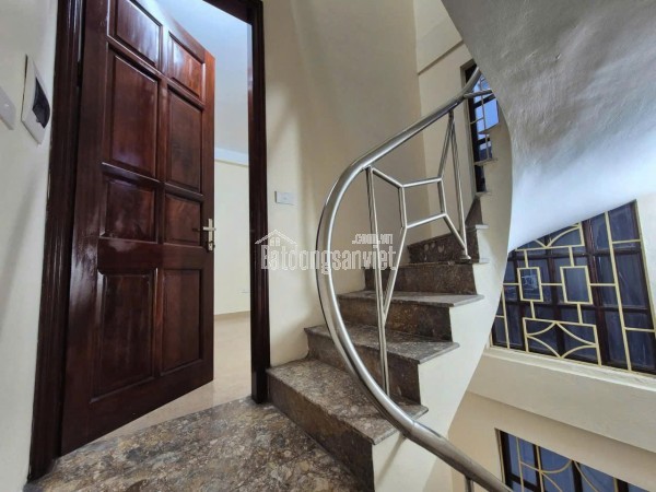 CHO THUÊ NGUYÊN CĂN PHỐ HUẾ, NHÀ ĐẸP, ĐỦ ĐỒ, 3 NGỦ, 12TR 0965549363