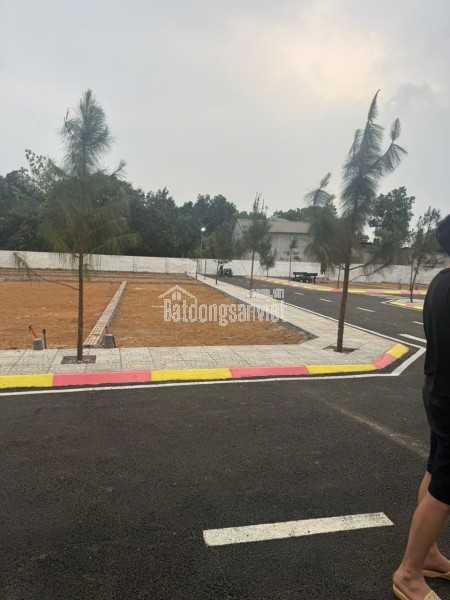 BÁN LÔ HOA HẬU CỔ LIỄN, CỔ ĐÔNG 100M NHỈNH 3TY SÁT TRỤC CHÍNH GẦN ĐHQG HN KHU CNC