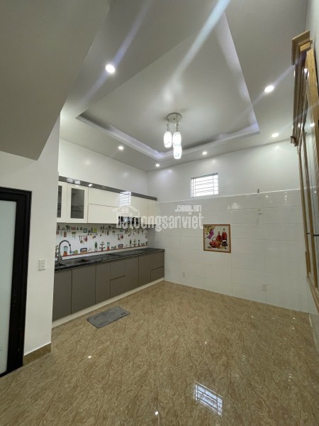 NHÀ MỚI ĐẸP – MIẾU 2 LÊ CHÂN – Ô TÔ CÁCH NHÀ 15 BƯỚC CHÂN

Vị trí thuộc ngõ Kafa Hồ Sen đi vào,