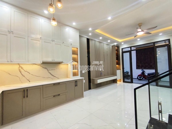 NHÀ MỚI ĐẸP – MIẾU 2 LÊ CHÂN – Ô TÔ CÁCH NHÀ 15 BƯỚC CHÂN

Vị trí thuộc ngõ Kafa Hồ Sen đi vào,