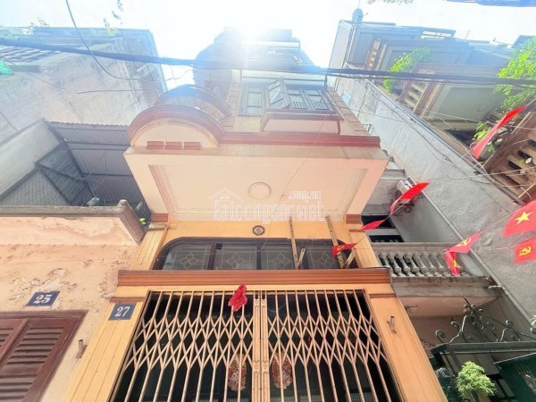 Nhỉnh 9 tỷ , thang máy , 10m ra Phố Phương Mai, 6 tầng thang máy, wiew Hồ, ánh sáng tươi cả ngày.