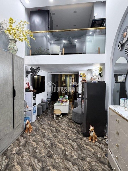 Nhỉnh 9 tỷ , thang máy , 10m ra Phố Phương Mai, 6 tầng thang máy, wiew Hồ, ánh sáng tươi cả ngày.