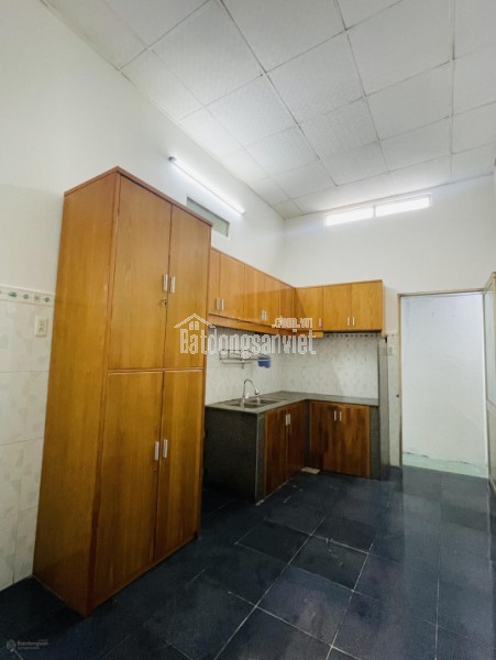 Bán nhà đường oto gần biển, gần chợ, trường học