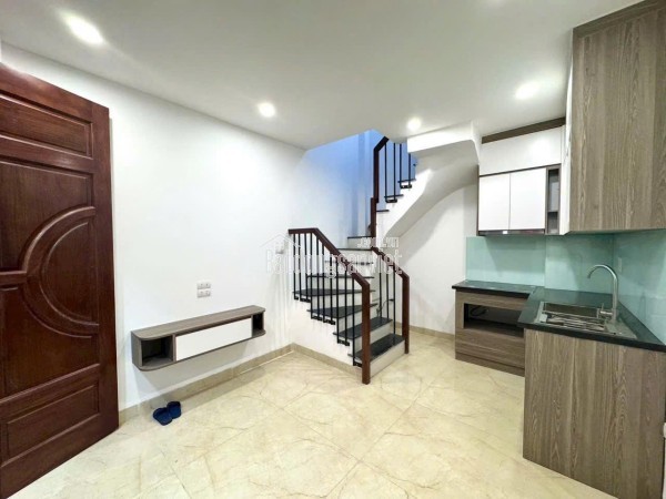NHỈNH 9 TỶ TRUNG TÂM ĐỐNG ĐA, NHÀ MỚI 6 TẦNG THANG MÁY, THIẾT KẾ HIỆN ĐẠI, THANG MÁY NHẬP, CHỦ
