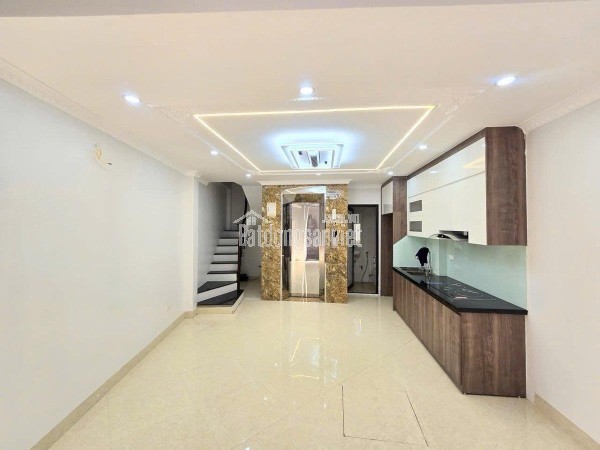 NHỈNH 9 TỶ TRUNG TÂM ĐỐNG ĐA, NHÀ MỚI 6 TẦNG THANG MÁY, THIẾT KẾ HIỆN ĐẠI, THANG MÁY NHẬP, CHỦ