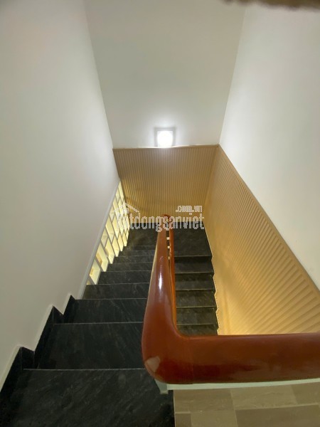 Bán nhà giá rẽ, mới xây 1 trệt 1 lầu, ngay trung tâm Đà Lạt