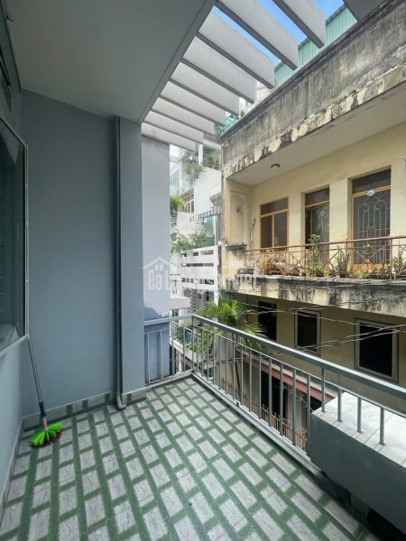 Cho thuê nhà nguyên căn 3 lầu hẻm 154 Nguyễn Biểu Q5