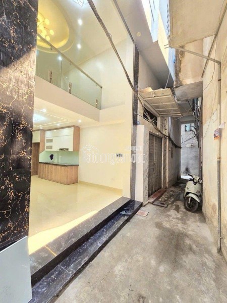 3.9  TỶ - HÀNG NHỎ HIẾM CÓ KHÓ TÌM-SỔ ĐỎ HOA HẬU , MẶT TIỀN 4M- CHỈ 2NGOẶT RA MẶT PHỐ TÔN ĐỨC