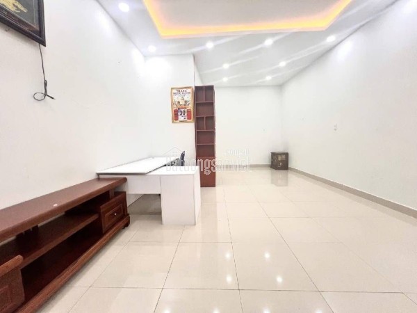 THƠM 🌸 NHÀ 3 TẦNG MTKD Đường Số 4 Linh Xuân - 140m² - Ngang 6.8m ⚡️ Giá Chỉ 8.4 Tỷ