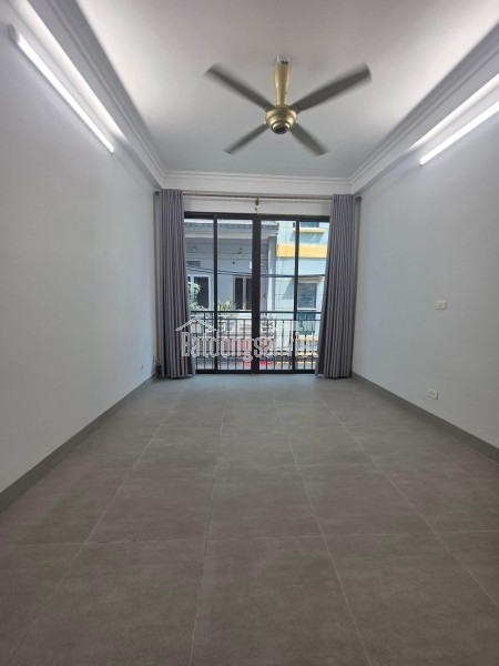 BÁN NHÀ 3 TẦNG NGÕ 2 CHỢ HÀNG CŨ - BỐT TRÒN