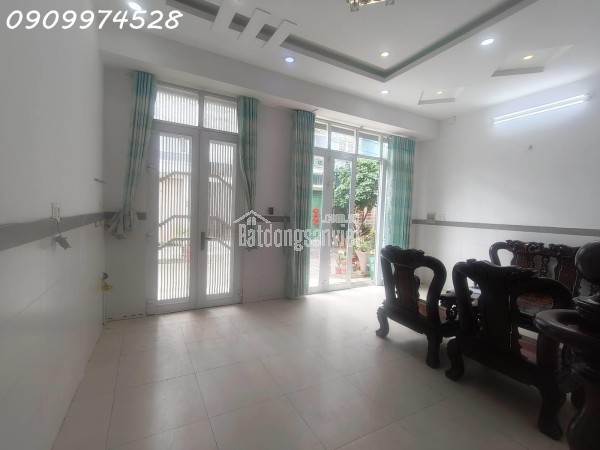 Nhà phố 3 tầng hẻm 6m sát chợ Hiệp Bình Thủ Đức sẵn nguồn thu lớn, 67m2, ngang 6m, dài 11m, 8.5 tỷ