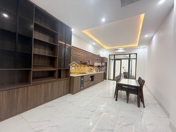 Siêu phẩm nhà đẹp 5 tầng Nguyễn Côg Trứ thang máy ô tô ngủ trong nhà