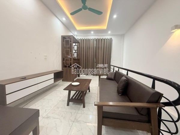 Siêu phẩm nhà đẹp 5 tầng Nguyễn Côg Trứ thang máy ô tô ngủ trong nhà