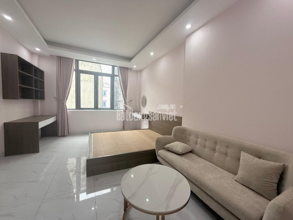 Siêu phẩm nhà đẹp 5 tầng Nguyễn Côg Trứ thang máy ô tô ngủ trong nhà