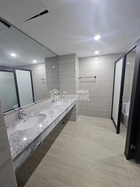 Cho thuê nhà, 111m2- 6T, Hoàng Cầu, La Thành, Đặng Tiến Đông -38 tr