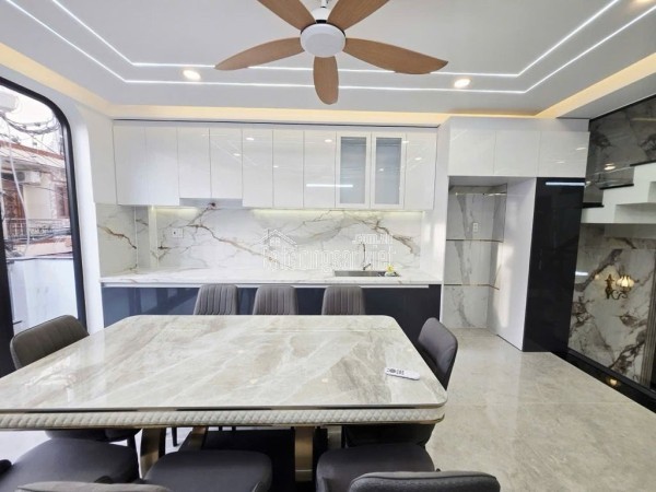 Bán Nhà Mới Xây 5 Tầng Hẻm ô tô 7 Chổ DT gần 60m2 Giá 7,6 Tỷ