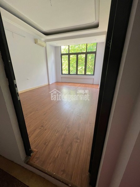 CHO THUÊ NGUYÊN CĂN MINH KHAI, Ô TÔ ĐỖ CỬA, 40M 4TẦNG, 3 NGỦ, 13TR 0965549363