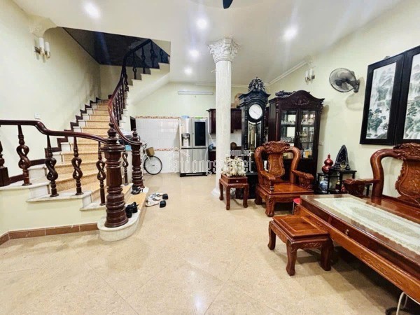 CHO THUÊ NGUYÊN CĂN MINH KHAI, Ô TÔ ĐỖ CỬA, 40M 4TẦNG, 3 NGỦ, 13TR 0965549363