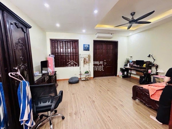 CHO THUÊ NGUYÊN CĂN MINH KHAI, Ô TÔ ĐỖ CỬA, 40M 4TẦNG, 3 NGỦ, 13TR 0965549363