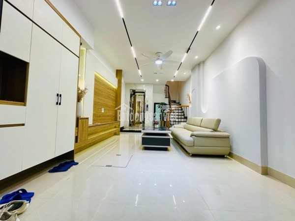 BÁN  CĂN CHÂN ĐẾ CHUNG CƯ EUROWINDOW - ĐÔNG ANH  – VỈA HÈ 8M – DÒNG TIỀN – GẦN VIN CỔ LOA –  CẦU