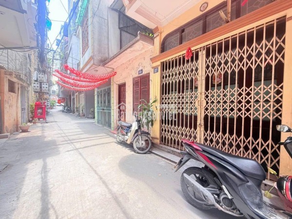PHỐ NGUYÊN HỒNG - THANG MÁY XỊN - NGÕ THÔNG BA GÁC TRÁNH - NHÀ ĐẸP Ở LUÔN - SÂN CHƠI RỘNG - FULL