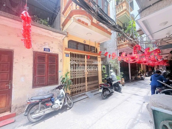 PHỐ NGUYÊN HỒNG - THANG MÁY XỊN - NGÕ THÔNG BA GÁC TRÁNH - NHÀ ĐẸP Ở LUÔN - SÂN CHƠI RỘNG - FULL