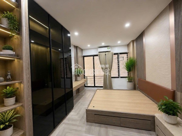 PHỐ NGUYÊN HỒNG - THANG MÁY XỊN - NGÕ THÔNG BA GÁC TRÁNH - NHÀ ĐẸP Ở LUÔN - SÂN CHƠI RỘNG - FULL
