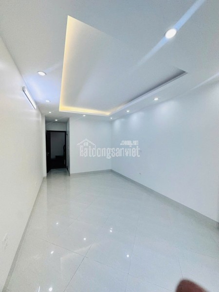 SIÊU PHÂM  MẶT ĐƯỜNG 4 TẦNG THANG MÁY NGUYỄN HƯU TUỆ