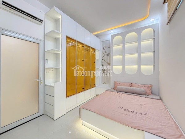 NHÀ MỜI ĐĂNG CẦP XE HƠI ĐẬU CỬA GÒ OMOI QUẬN 7  (5X12) 3 TẦNG -4 PN CHỈ 10,6 TỶ - FULL NỘI THÂT -