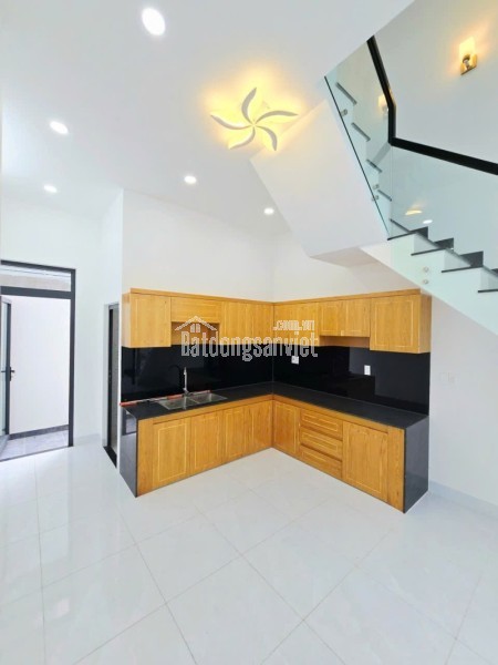 Bán nhà đường Hiệp Bình, Hiêhp Bình Chánh. Thủ Đức. DT 72m2, 3 tầng, SHR. Giá 8.2 tỷ,