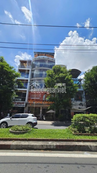 Bán gấp nhà mặt tiền 307 Bàu Cát, Tân Bình, 133m2, vị trí vàng kinh doanh đỉnh, giá chỉ 15 tỷ. LH: