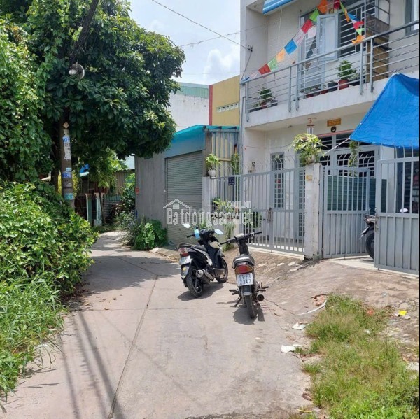 Bán nhà 1 lầu 2 căn đôi đường Huỳnh Bá Chánh, Xã Tân Kiên Bình Chánh