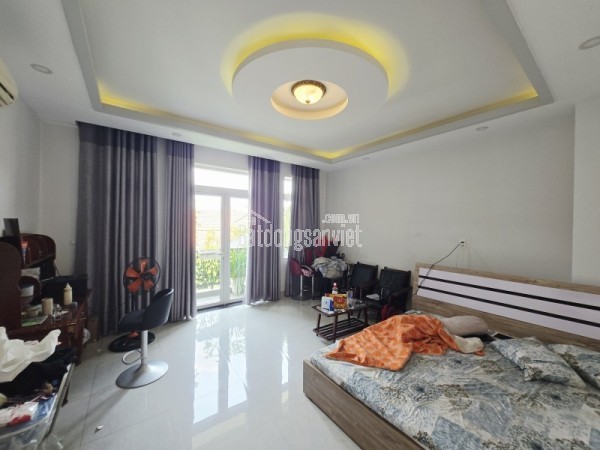 Bán nhà đường số 6, KDC Êm Đềm, Linh Xuân, Thủ Đức, TP HCM. DT 90 m2, 4 tầng. Giá 8,9 tỷ