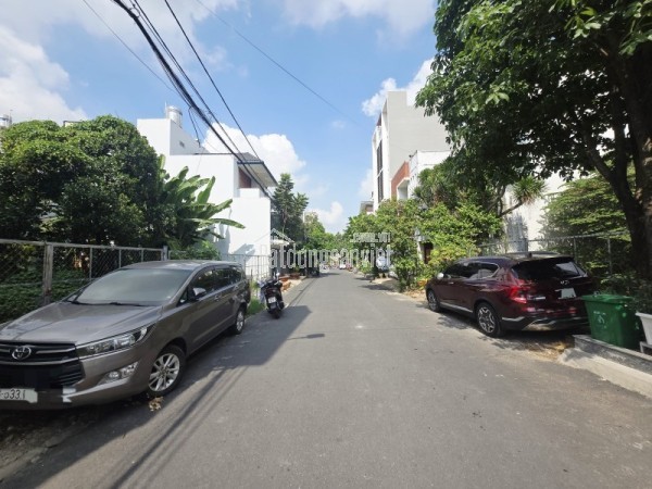 Bán nhà đường số 6, KDC Êm Đềm, Linh Xuân, Thủ Đức, TP HCM. DT 90 m2, 4 tầng. Giá 8,9 tỷ