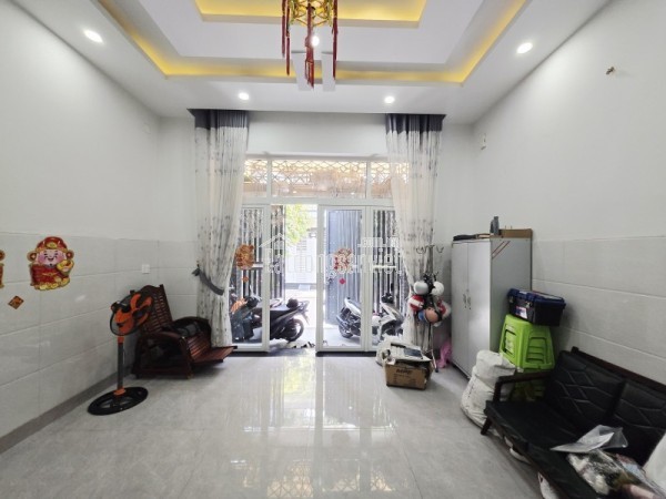 Bán nhà đường số 6, KDC Êm Đềm, Linh Xuân, Thủ Đức, TP HCM. DT 90 m2, 4 tầng. Giá 8,9 tỷ