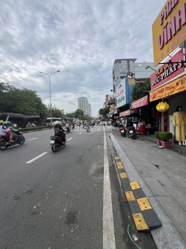 Cho Thuê Mặt Tiền Đường Lê Đại Hành, Phường 11, Quận 11, Giá Rẻ