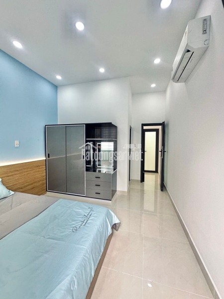 NHÀ ĐẸP FULL NỘI THẤT SÁT VÁCH SÂN BAY - 37M2 KHÔNG QH, LG - NỞ HẬU - HẺM Ô TÔ THÔNG - CHỈ 5.XX TỶ
