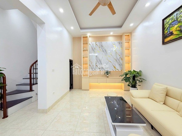 NHÀ 30M - TRUNG TÂM QUẬN HAI BÀ TRƯNG- SÁT PHỐ CỔ - CHỈ 150M RA MẶT PHỐ TRẦN KHÁT CHÂN - 5 TẦNG 3