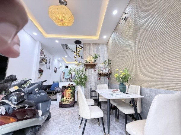 Bán nhà mặt phố đường Số 4, Trường Thọ, Thủ Đức, TP HCM. DT 122m2, 6 tầng, 11PN, giá 16,4 tỷ.
