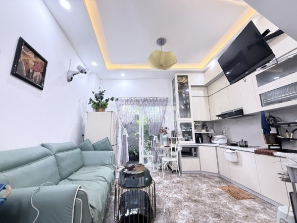 Bán nhà mặt phố đường Số 4, Trường Thọ, Thủ Đức, TP HCM. DT 122m2, 6 tầng, 11PN, giá 16,4 tỷ.