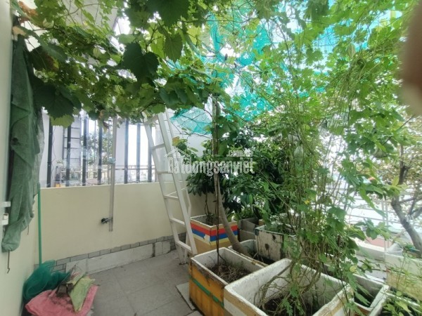 Bán nhà 3 tầng đường Số 8, Linh Trung, Thủ Đức, TP HCM. DT 106m2, sổ hồng riêng, giá 7.5 tỷ.