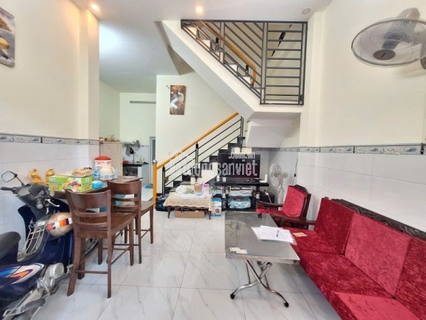 Bán nhà 3 tầng đường Số 8, Linh Trung, Thủ Đức, TP HCM. DT 106m2, sổ hồng riêng, giá 7.5 tỷ.