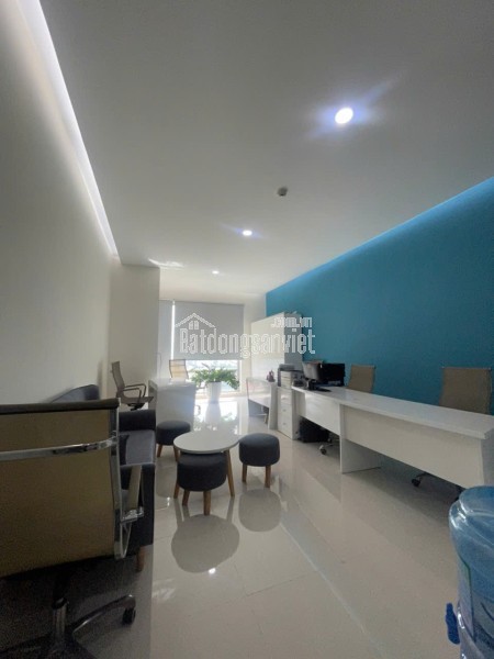 Chính chủ gửi bán căn 36m2 tại Golden King, giá 2.3tỷ. Chuẩn bị làm sổ hồng. Có hợp đồng thuê sẵn