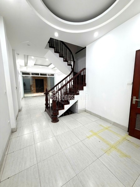 BÁN HOẶC CHO THUÊ NHÀ 5 TẦNG 1 TUM MẶT PHỐ QUÁN THÁNH – BA ĐÌNH, HÀ NỘI