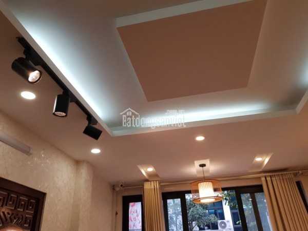 BÁN HOẶC CHO THUÊ NHÀ 5 TẦNG 1 TUM MẶT PHỐ QUÁN THÁNH – BA ĐÌNH, HÀ NỘI